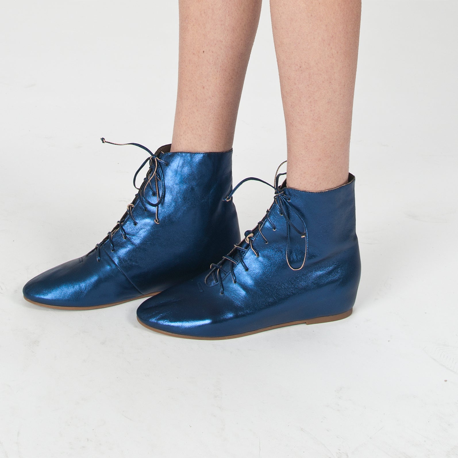 J117 leather boots; retro marine