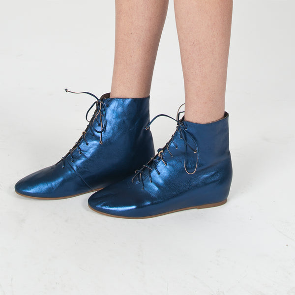 J117 leather boots; retro marine
