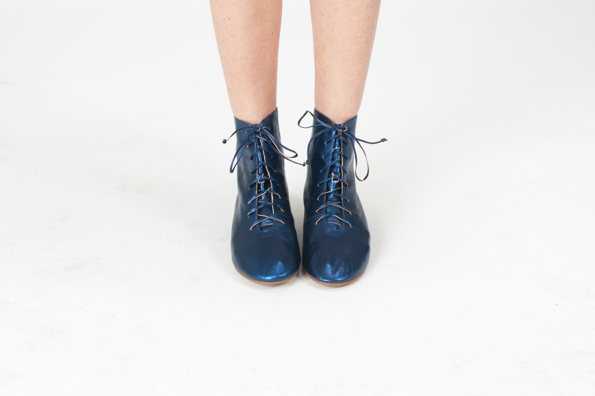 J117 leather boots; retro marine