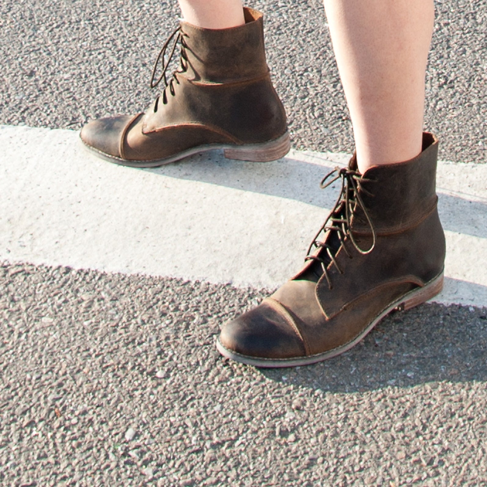 J541 leather boots; khaki