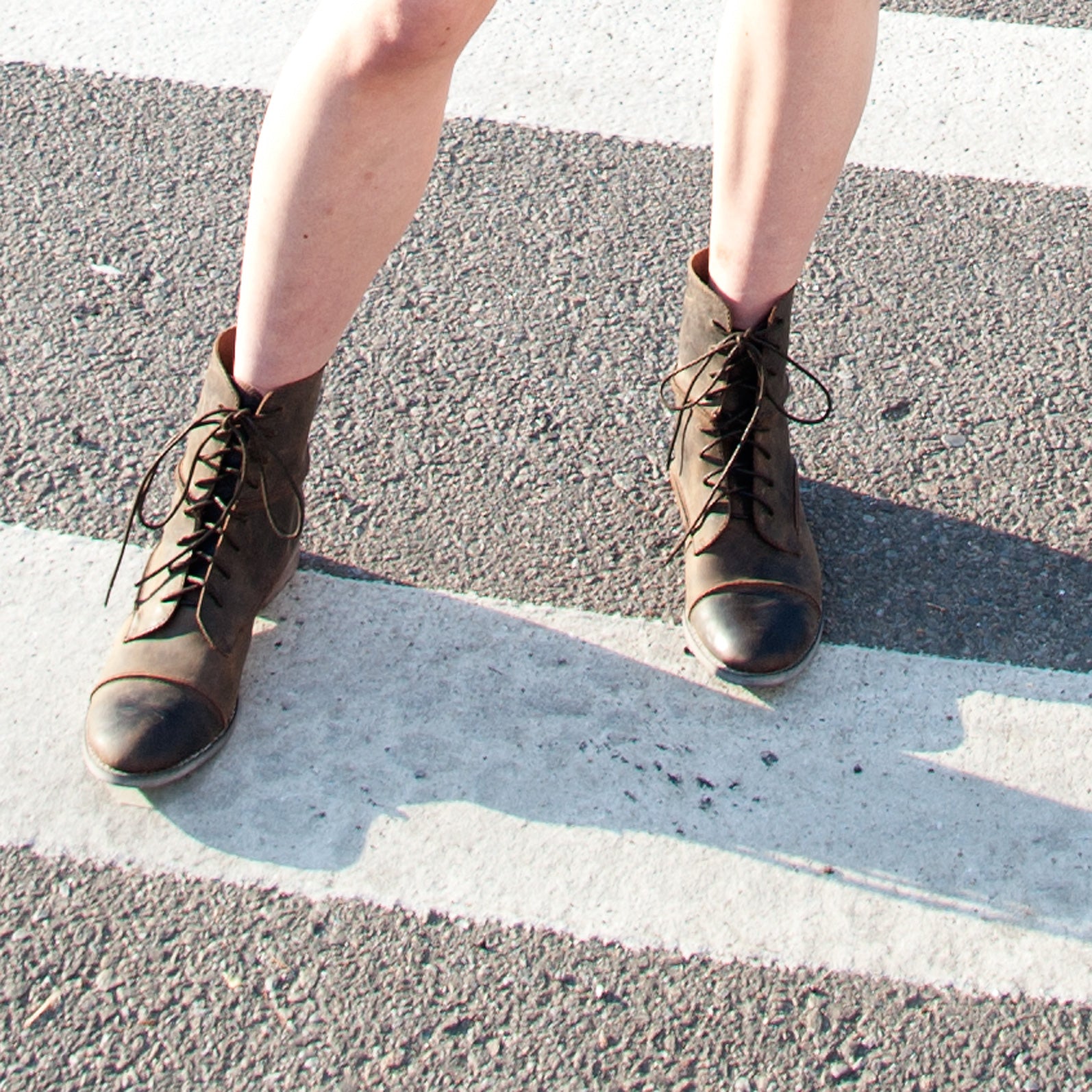 J541 leather boots; khaki
