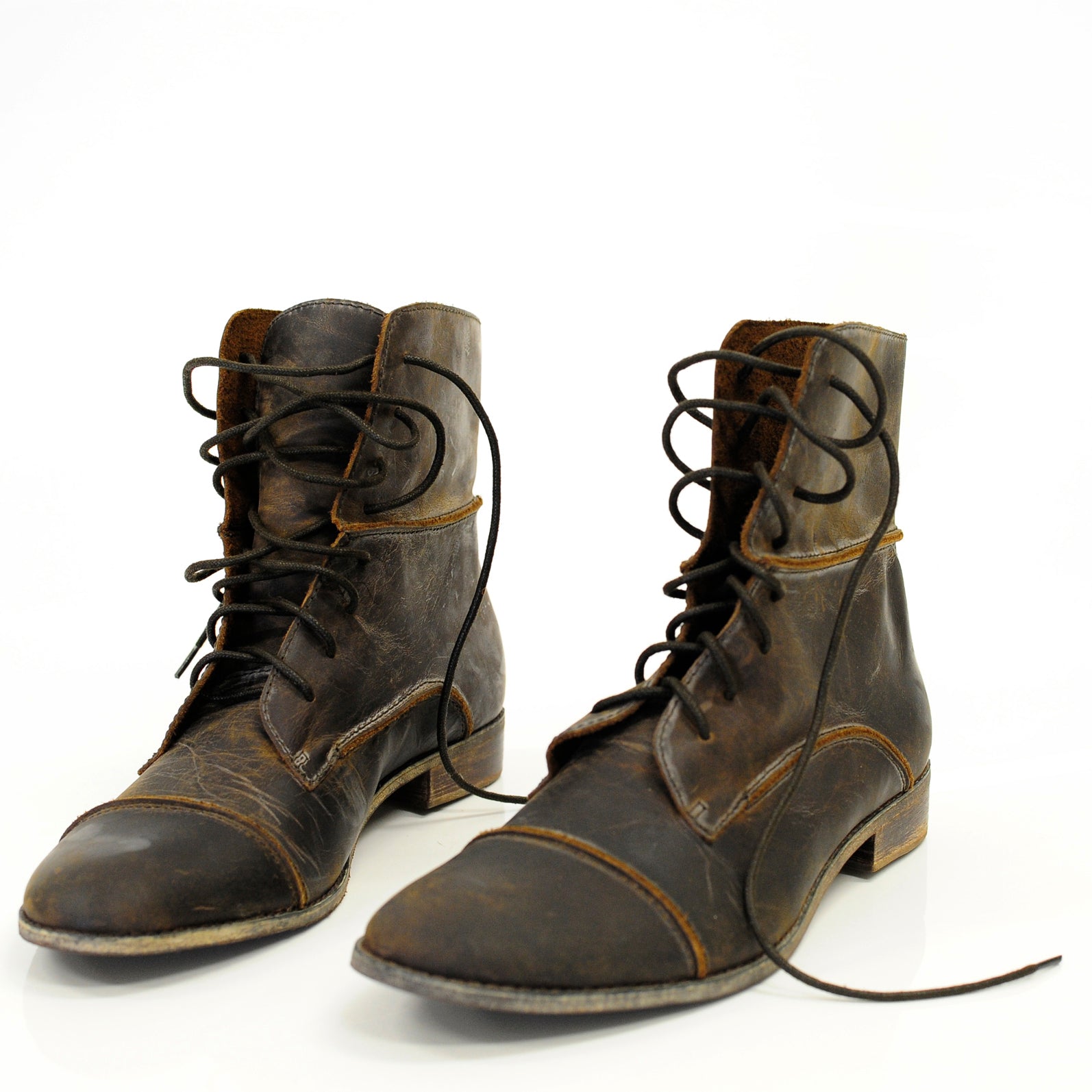 J541 leather boots; khaki