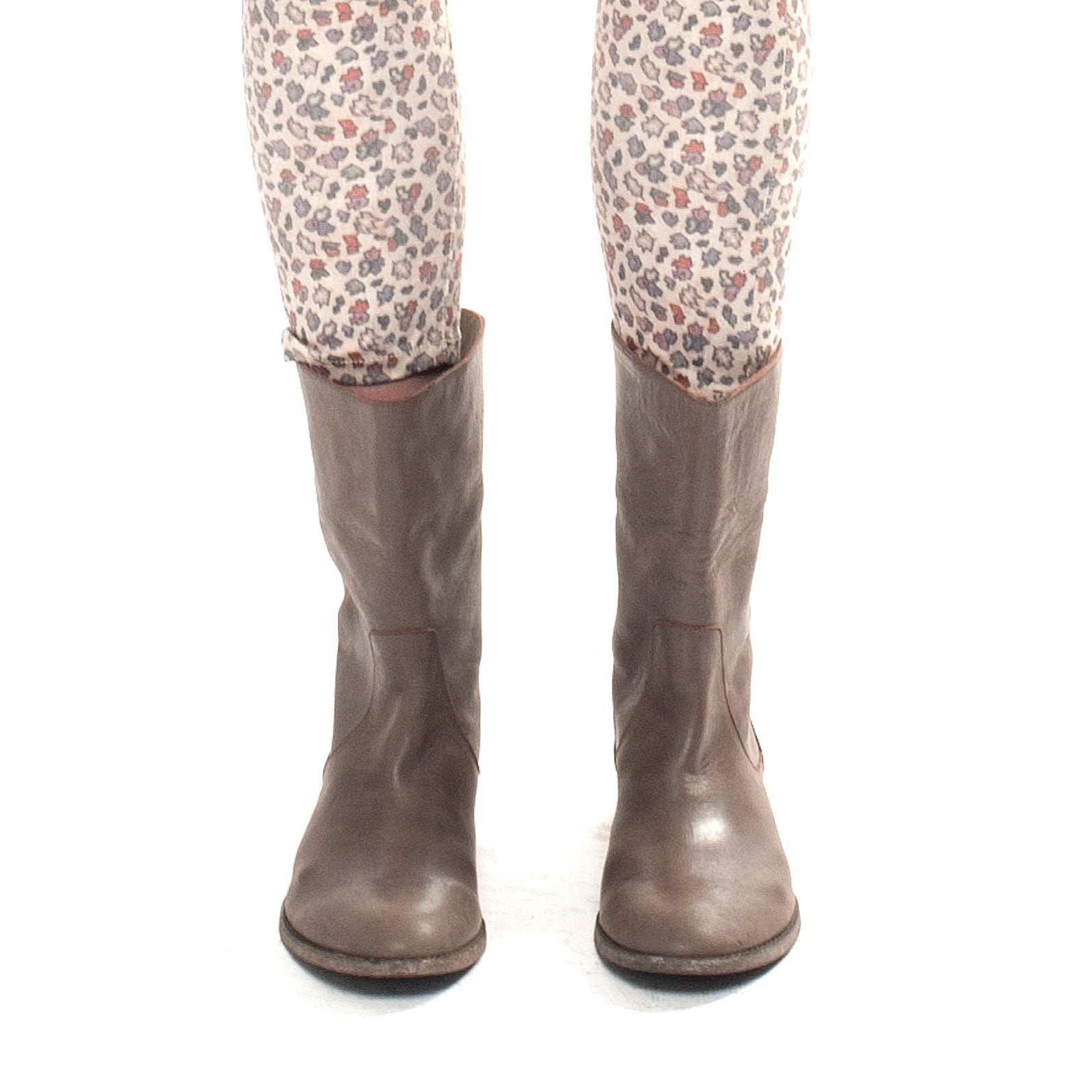 J542 leather boots; grey