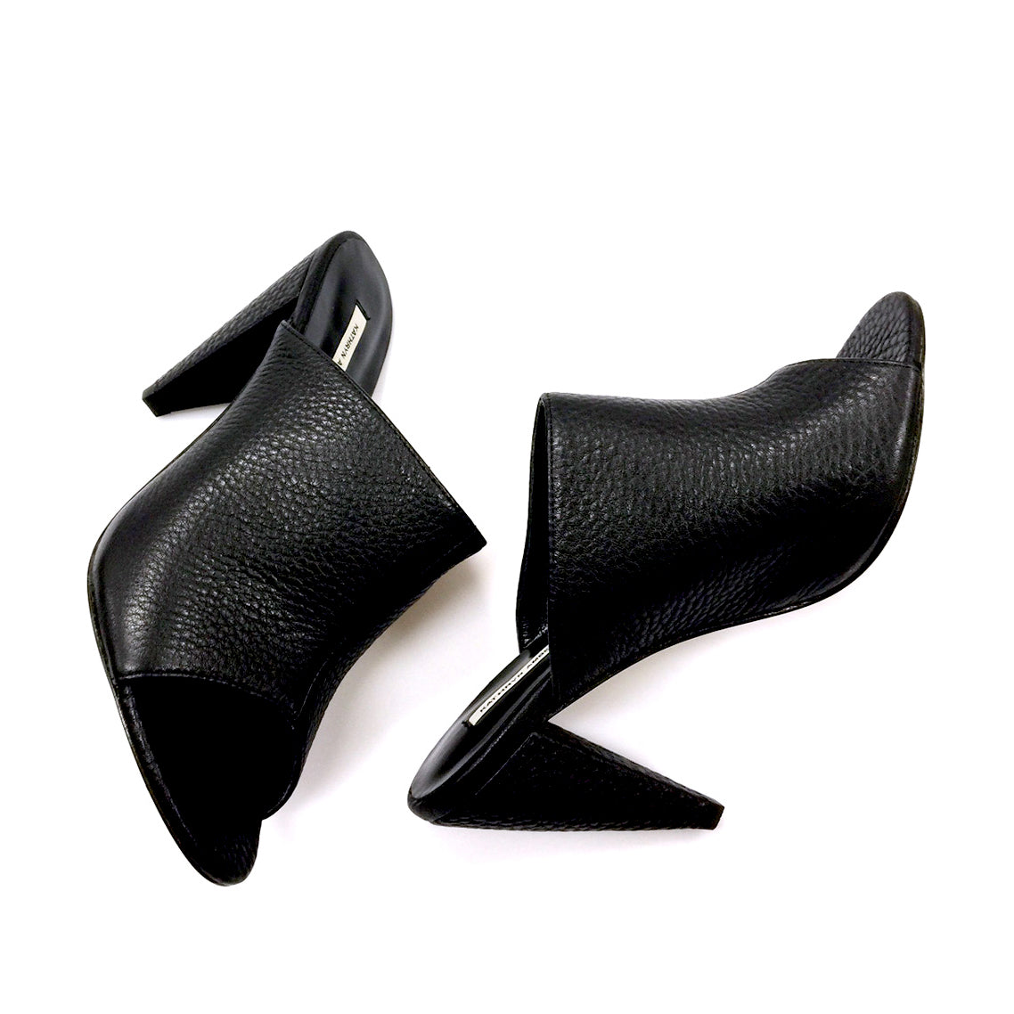 J581 leather slides; black