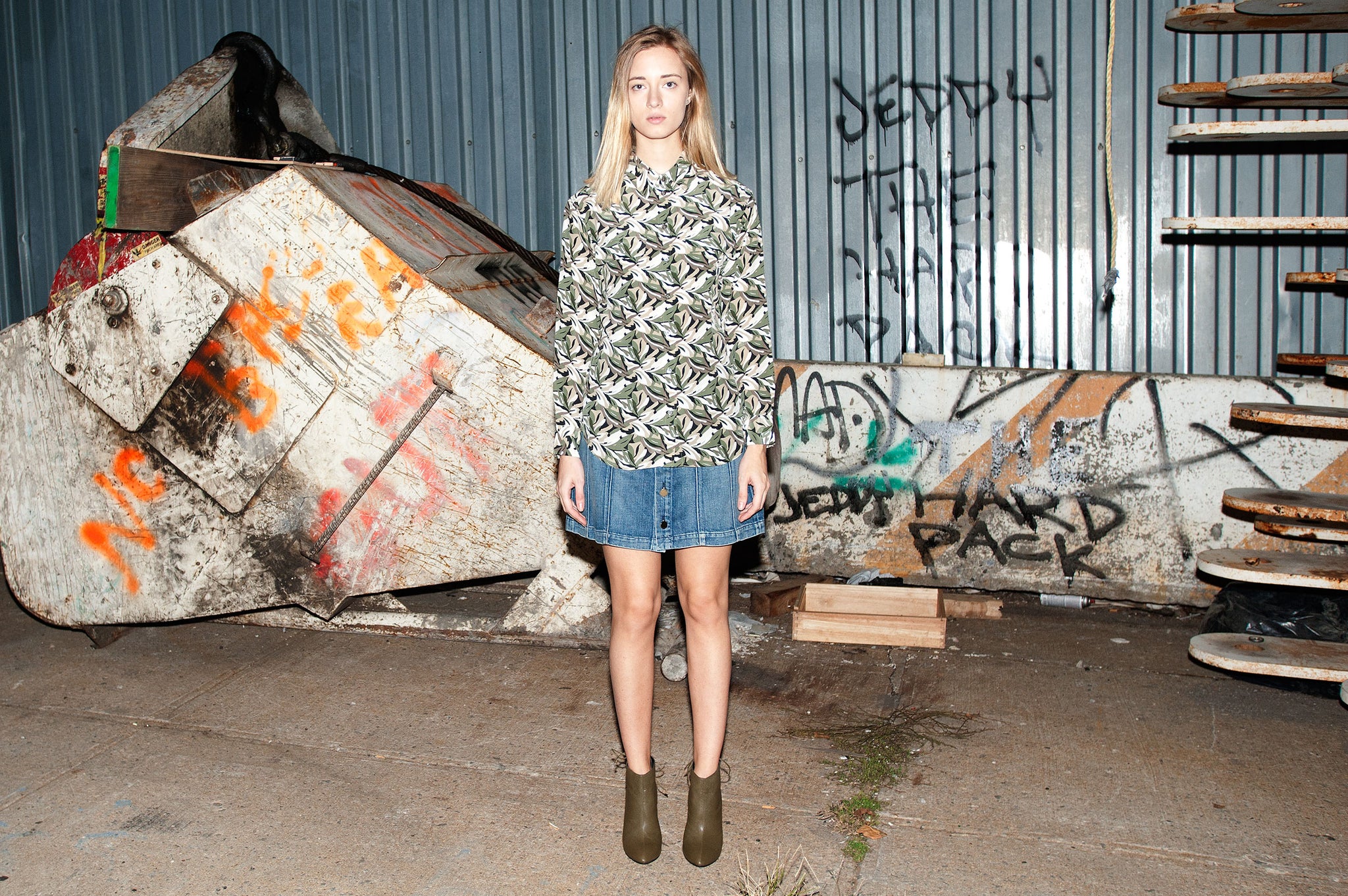 K304 leather boots; olive