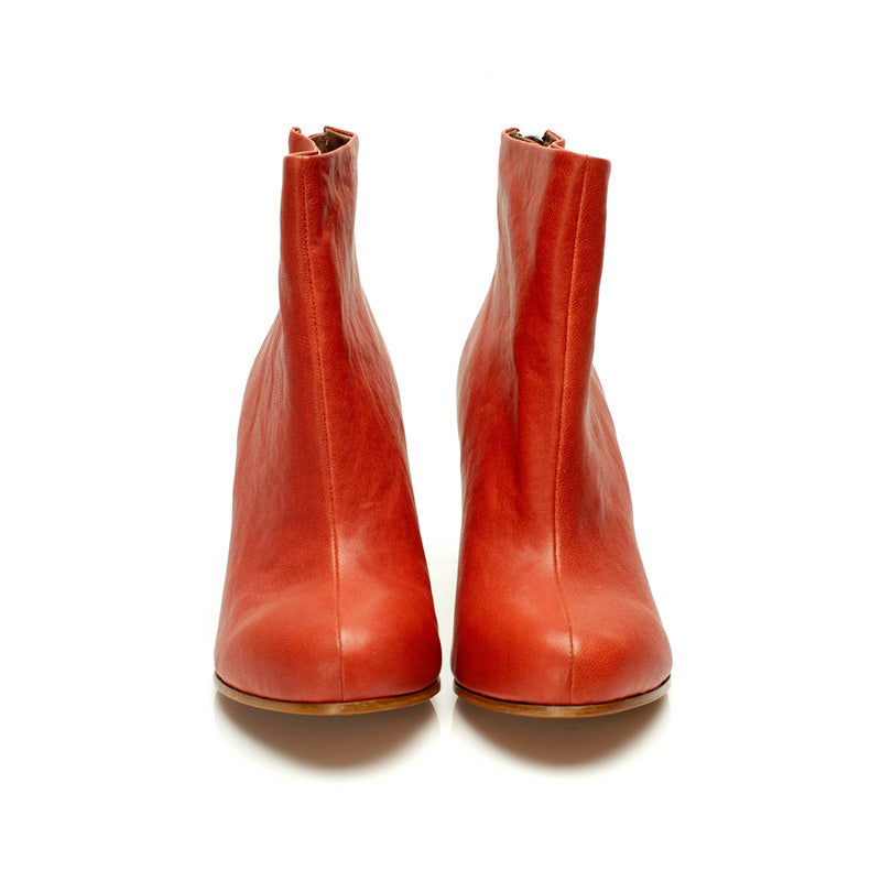 K601 leather boots; carmine