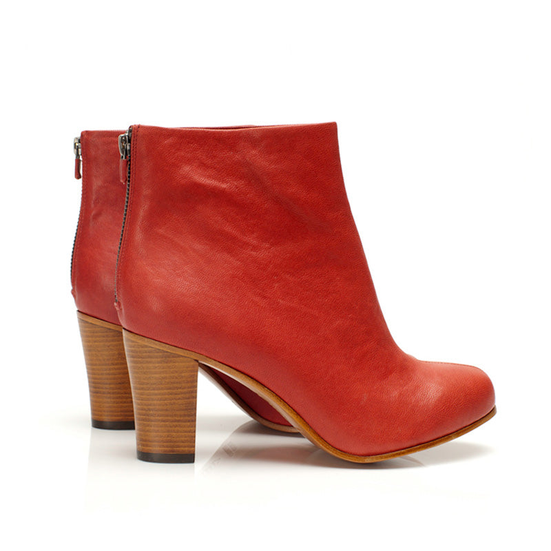 K601 leather boots; carmine