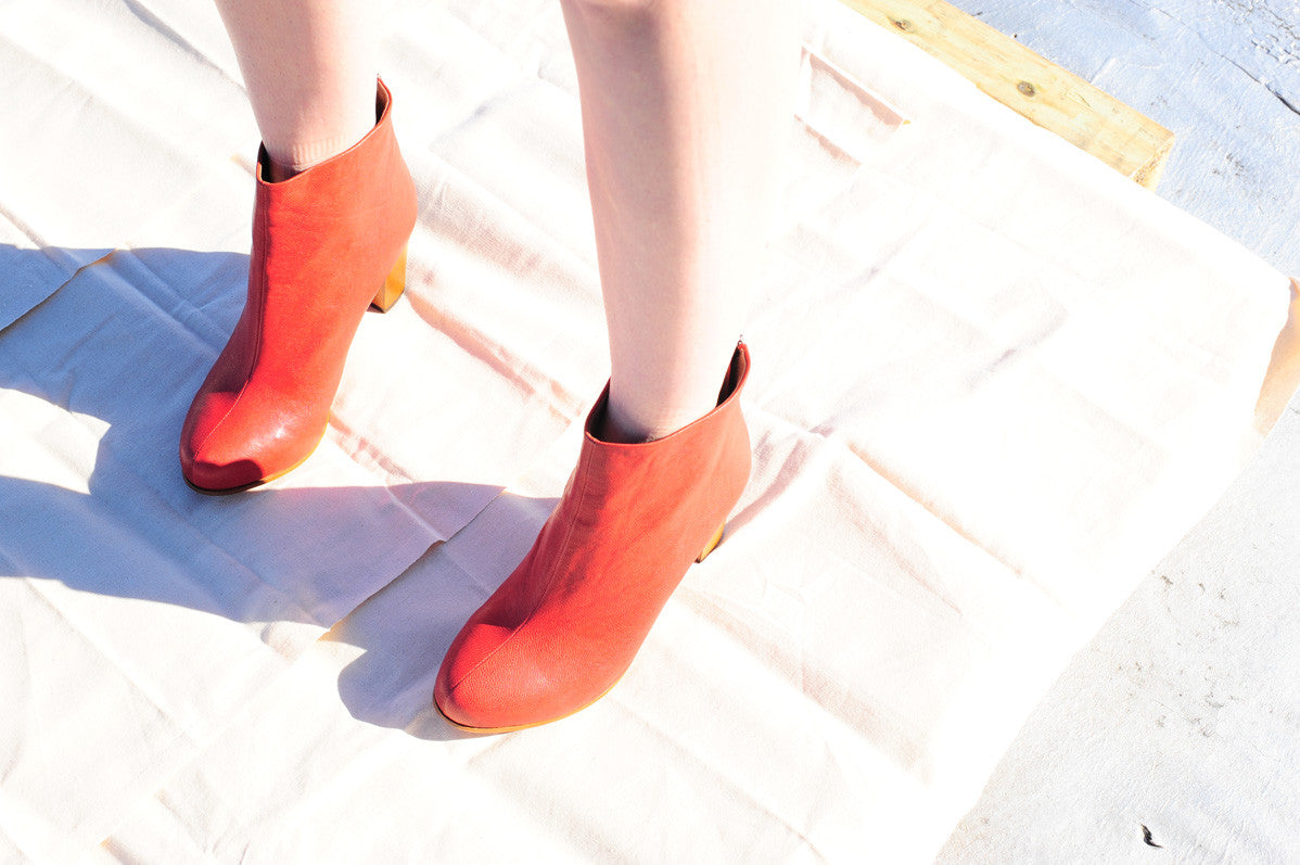 K601 leather boots; carmine