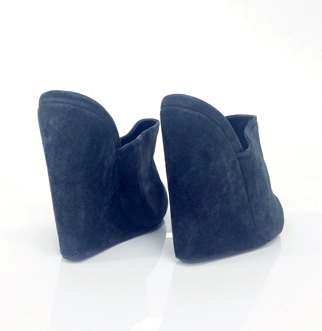 K604 suede mules; charcoal