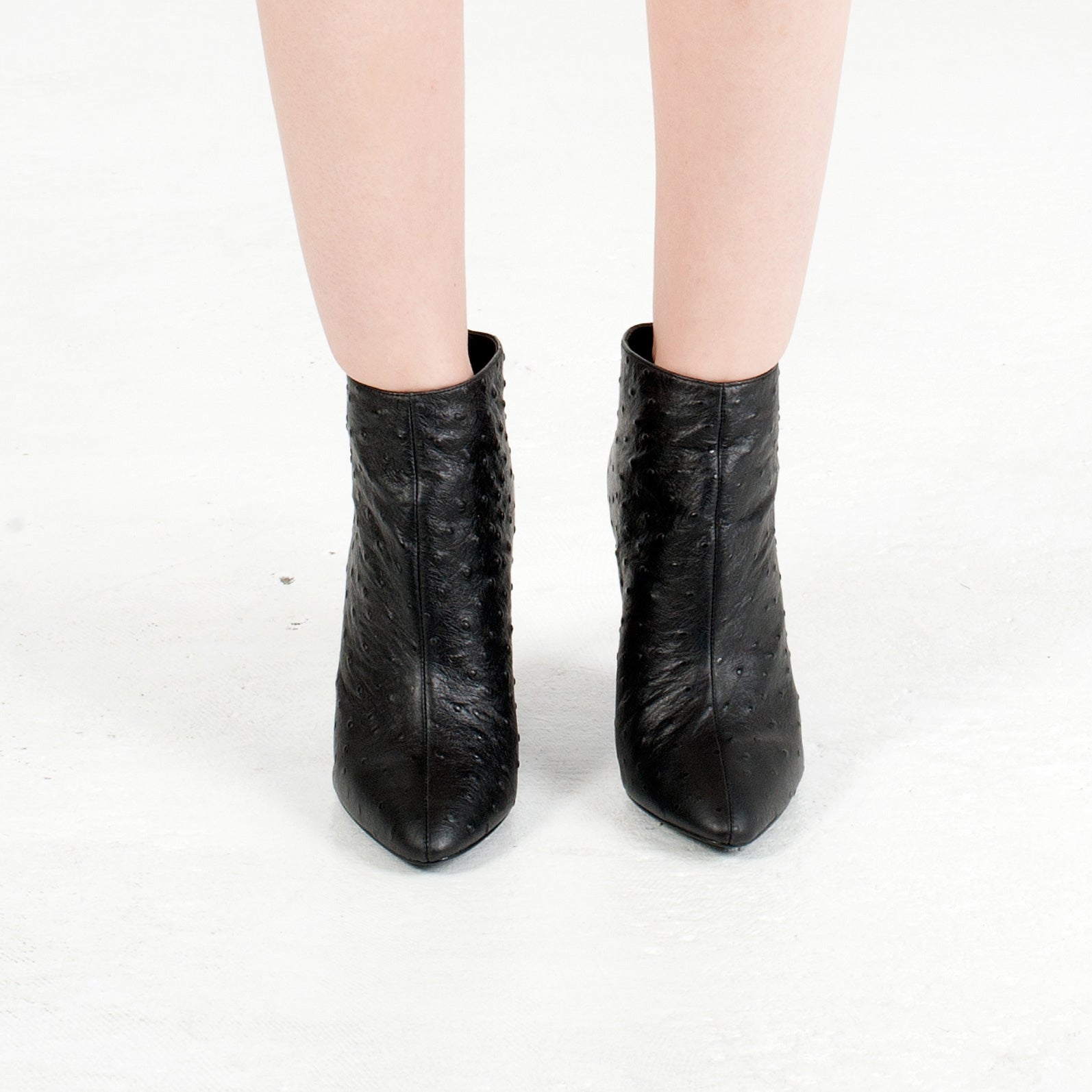 K610 leather boots; black ostrich