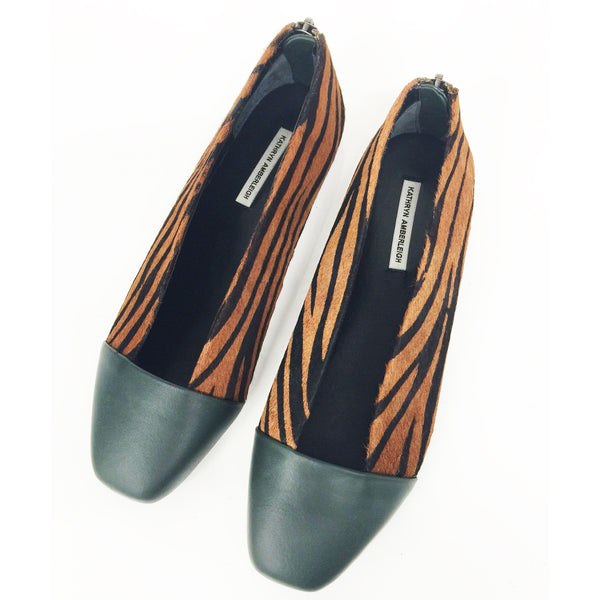 K622 leather loafers; green and tan zebra